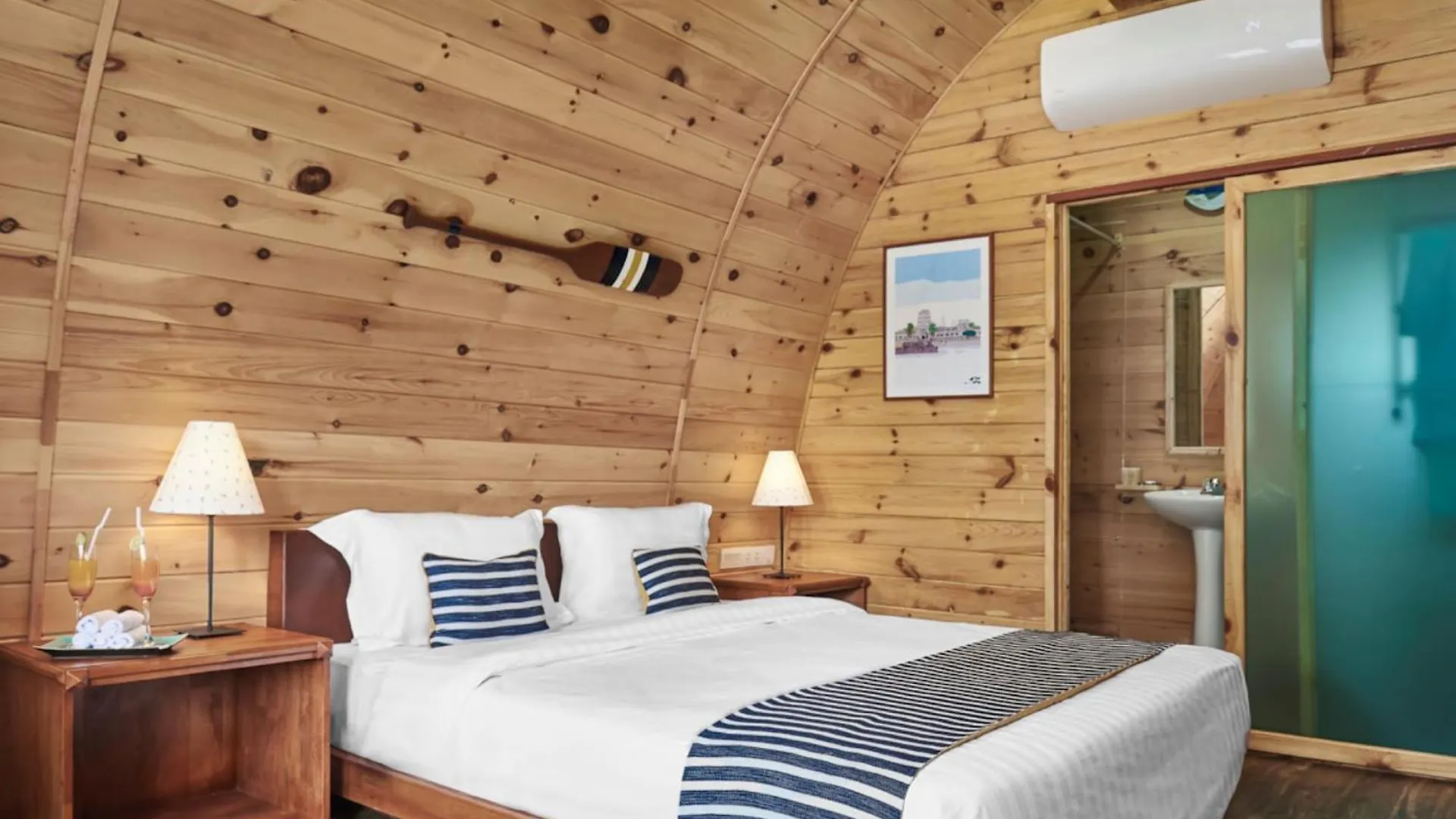 Pod Village By Independence Hotels Sihanoukville 4*,