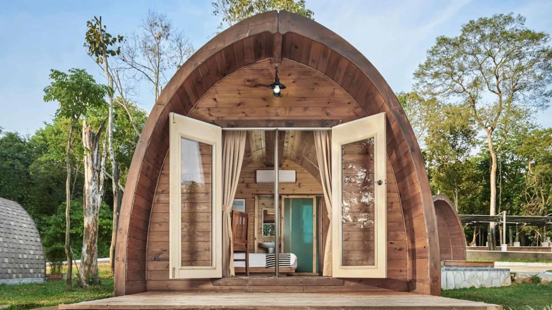 Pod Village By Independence Hotels سيهانوكفيل